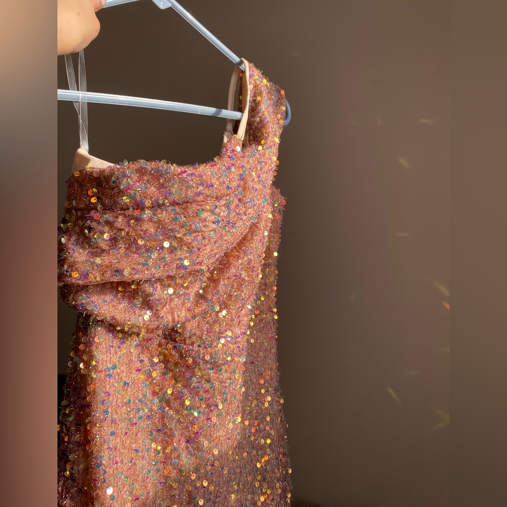 Crystal wardrobe rose gold sequined side split one shoulder dress in size small